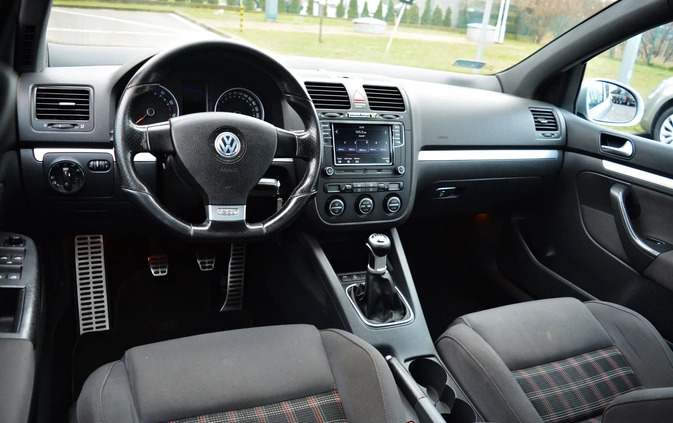 Volkswagen Golf cena 22900 przebieg: 236000, rok produkcji 2006 z Skalbmierz małe 172